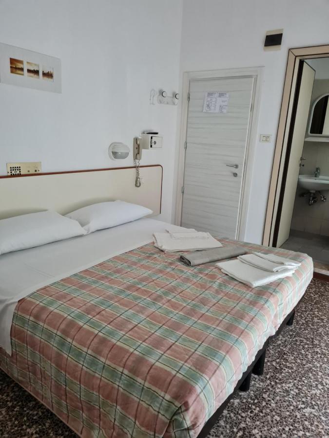 Hotel Marconi Miramare Rimini Exteriér fotografie